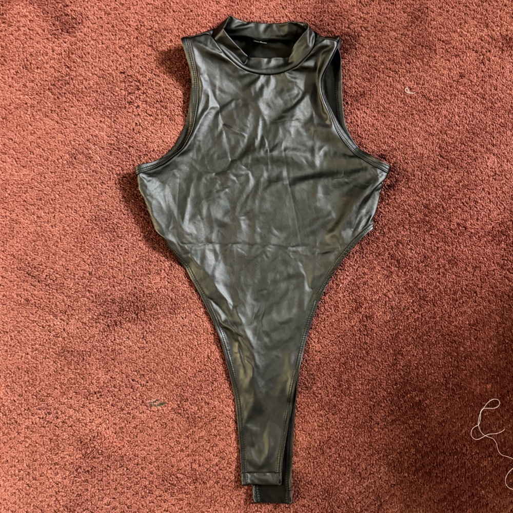 Black Sleeveless Halter Neck Leather Bodysuit